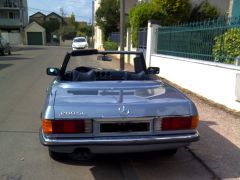 Louer une MERCEDES 280 SL de de 1977 (Photo 3)