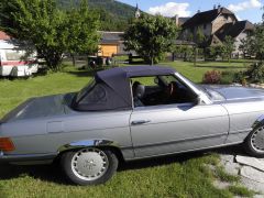 Louer une MERCEDES 280 SL de de 1980 (Photo 2)