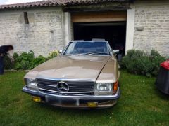 Louer une MERCEDES 280 SL de de 1981 (Photo 1)