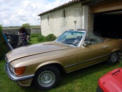 Louer une MERCEDES 280 SL de de 1981 (Photo 3)