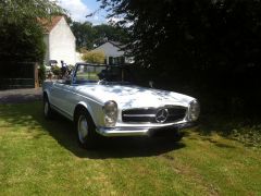 Louer une MERCEDES 280SL Pagode de de 1968 (Photo 1)