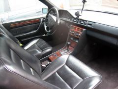 Louer une MERCEDES 300 CE de de 1992 (Photo 3)