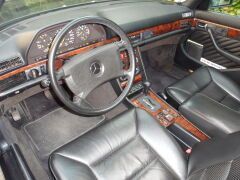 Louer une MERCEDES 300 SE de de 1990 (Photo 2)