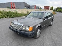 Louer une MERCEDES 300 TE de de 1988 (Photo 1)