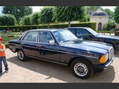 MERCEDES 300D (Photo 1)