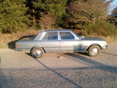 Louer une MERCEDES 350 SE de de 1972 (Photo 3)