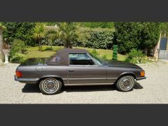 Louer une MERCEDES 350 SL de de 1972 (Photo 3)