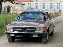 Louer une MERCEDES 350 SLC de de 1972 (Photo 4)