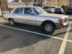 Louer une MERCEDES 450 SEL de de 1977 (Photo 2)