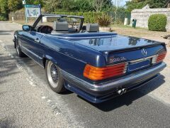 Louer une MERCEDES 500 SL de de 1989 (Photo 4)