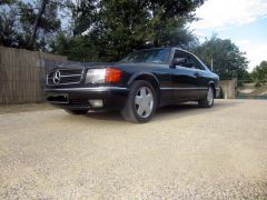 Louer une MERCEDES 560 SEC Carat Duchatelet de de 1989 (Photo 2)