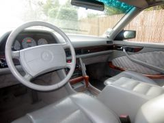 Louer une MERCEDES 560 SEC Carat Duchatelet de de 1989 (Photo 5)