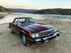 Louer une MERCEDES 560 SL de de 1987 (Photo 1)