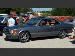 Louer une MERCEDES 560 de de 1987 (Photo 1)