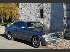 Louer une MERCEDES 560 de de 1987 (Photo 2)