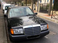 Louer une MERCEDES C 124 de 1992 (Photo 0)