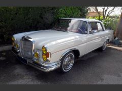 Louer une MERCEDES Coupé W111 de 1968 (Photo 2)