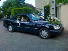 Louer une MERCEDES E320 de de 1990 (Photo 4)