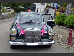 Louer une MERCEDES Heckflosse 200D  de de 1967 (Photo 3)