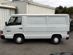 Louer une MERCEDES MB 100 de de 1990 (Photo 3)