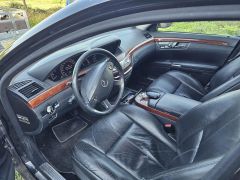 Louer une MERCEDES S 500 de de 2006 (Photo 4)