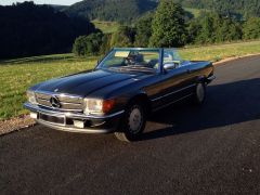 Louer une MERCEDES SL 500  de de 1987 (Photo 1)