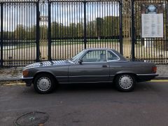 Louer une MERCEDES SL 500  de de 1987 (Photo 3)