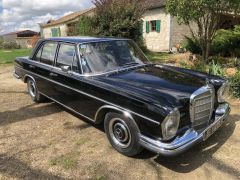 Louer une MERCEDES VP de 1967 (Photo 2)