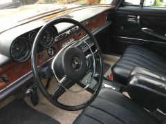 Louer une MERCEDES W108 de de 1971 (Photo 5)