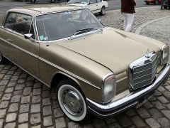 Louer une MERCEDES W114 280CE de de 1973 (Photo 2)