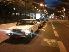 Louer une MERCEDES W115 220 D de de 1971 (Photo 2)