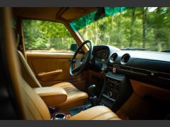 Louer une MERCEDES W123 230E Pack Luxe de de 1982 (Photo 5)