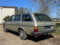 Louer une MERCEDES W123 300 TDT de de 1983 (Photo 3)