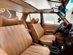 Louer une MERCEDES W123 de de 1977 (Photo 4)