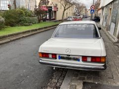 Louer une MERCEDES W123 de de 1981 (Photo 3)