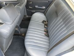 Louer une MERCEDES W123 de de 1981 (Photo 4)