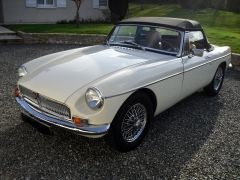 Louer une MG B Roadster de de 1970 (Photo 1)