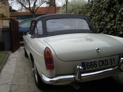 Louer une MG B de de 1965 (Photo 3)