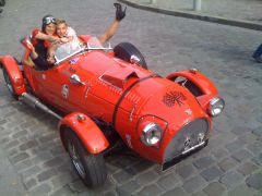 MOSS Voiture de Course Rtro (Photo 1)
