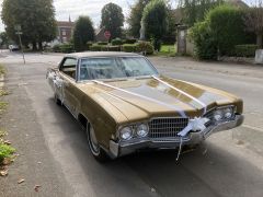 Louer une OLDSMOBILE 98 de de 1969 (Photo 2)