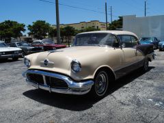 Louer une OLDSMOBILE Coupé 98 de de 1956 (Photo 2)