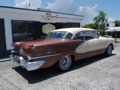 Louer une OLDSMOBILE Coupé 98 de de 1956 (Photo 3)