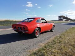 OPEL GT 1900 (Photo 4)