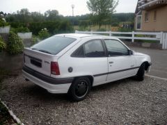 Louer une OPEL Kadett GT de de 1988 (Photo 2)