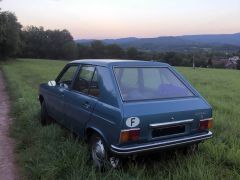 Louer une PEUGEOT 104 GL de de 1975 (Photo 2)