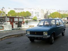 Louer une PEUGEOT 104 de 1977 (Photo 1)