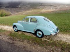 Louer une PEUGEOT 203 C luxe de de 1956 (Photo 3)