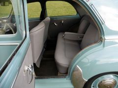 Louer une PEUGEOT 203 C luxe de de 1956 (Photo 4)