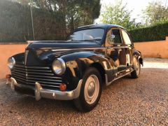 Louer une PEUGEOT 203 C de de 1952 (Photo 2)