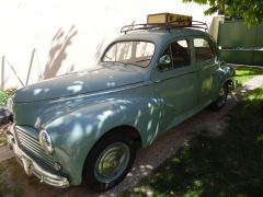 Louer une PEUGEOT 203 C de de 1958 (Photo 2)